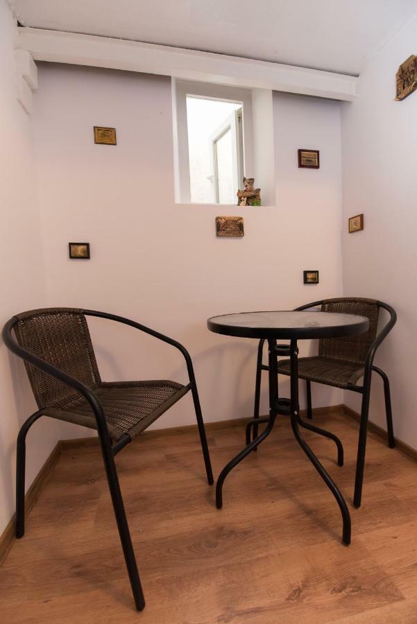 Queen Holiday Apartment Bucarest Exterior foto